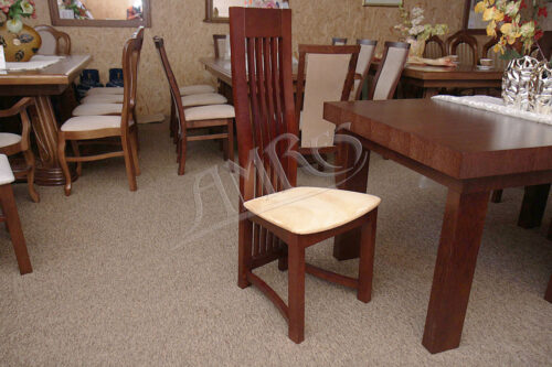 model dębowego krzesła do salonu figaro